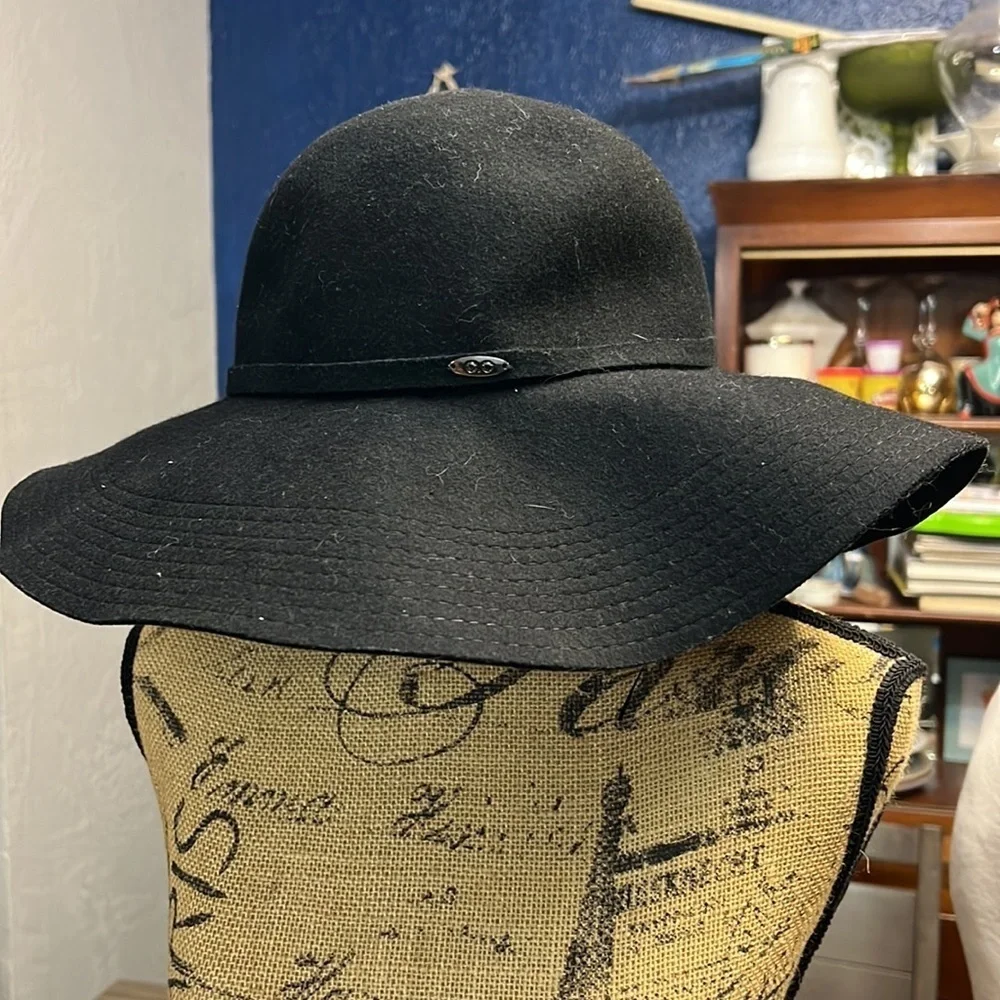 C.C WOOL FLOPPY BEACH HAT BLACK